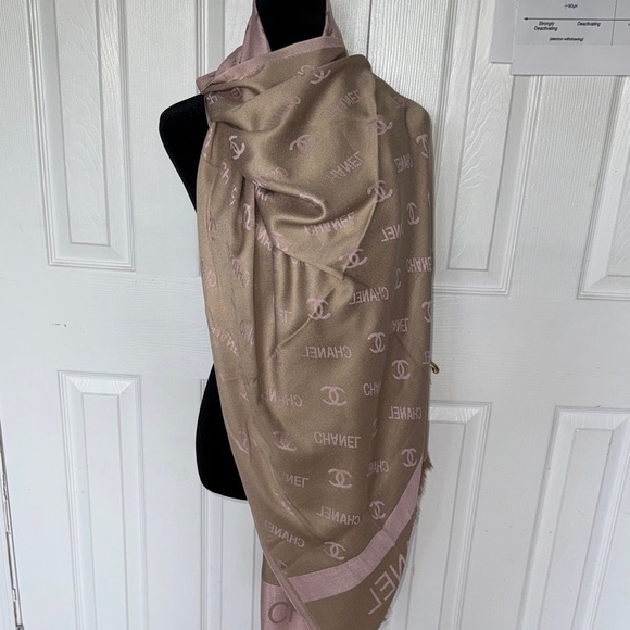 Pink and Gold Scarf - Picture 15 of 17
